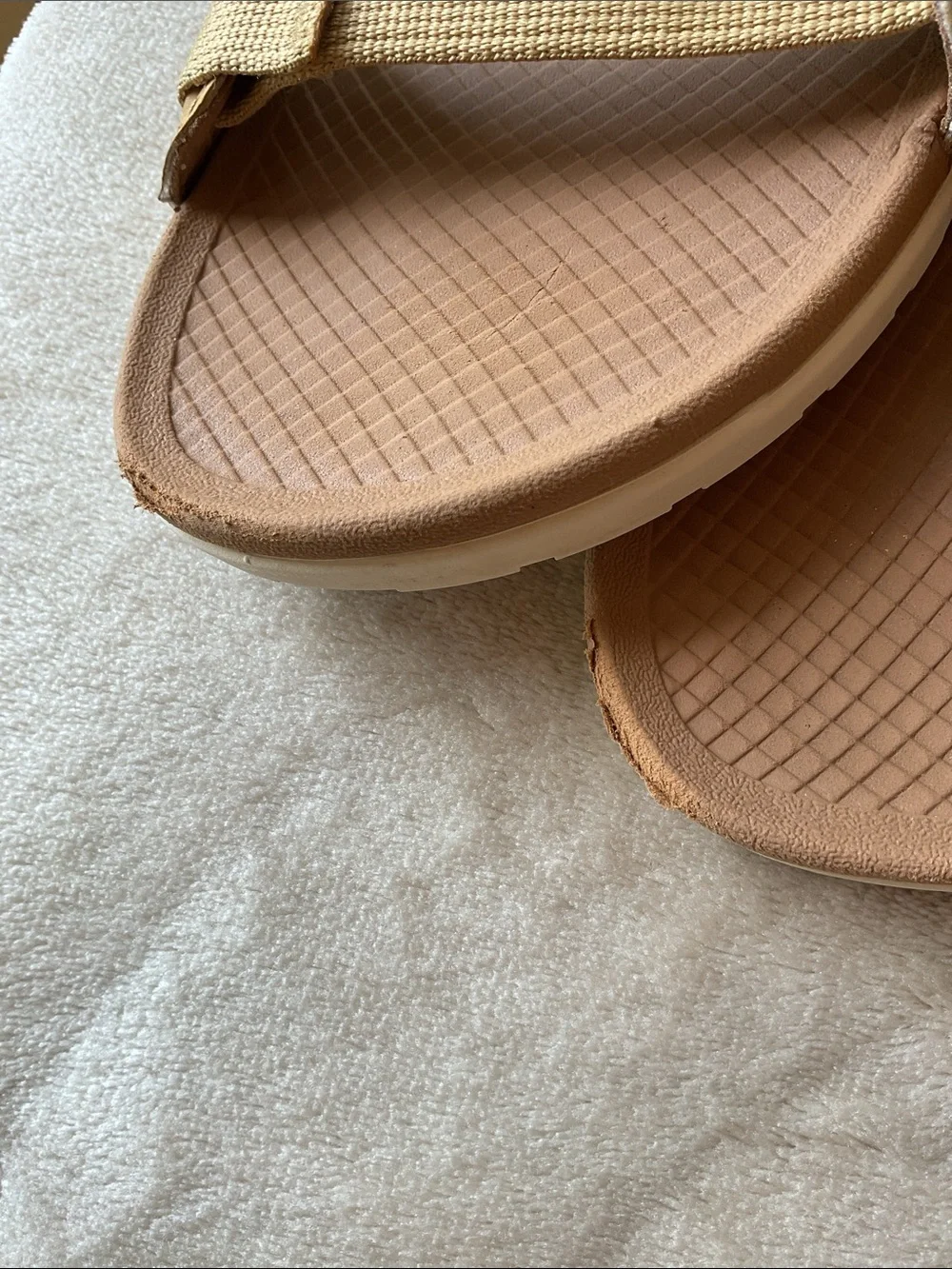 Chaco Women’s Lowdown Slide Sandals color Curry Size 10